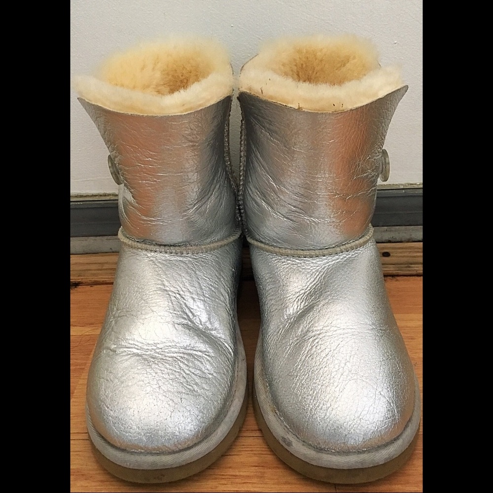 UGG BOOTS